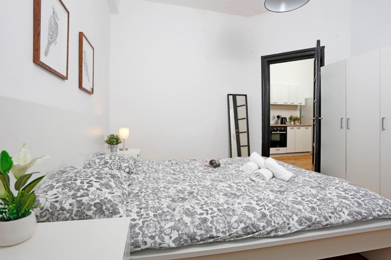 Lovely Apartment With 2 Bedrooms Bukurešť Exteriér fotografie