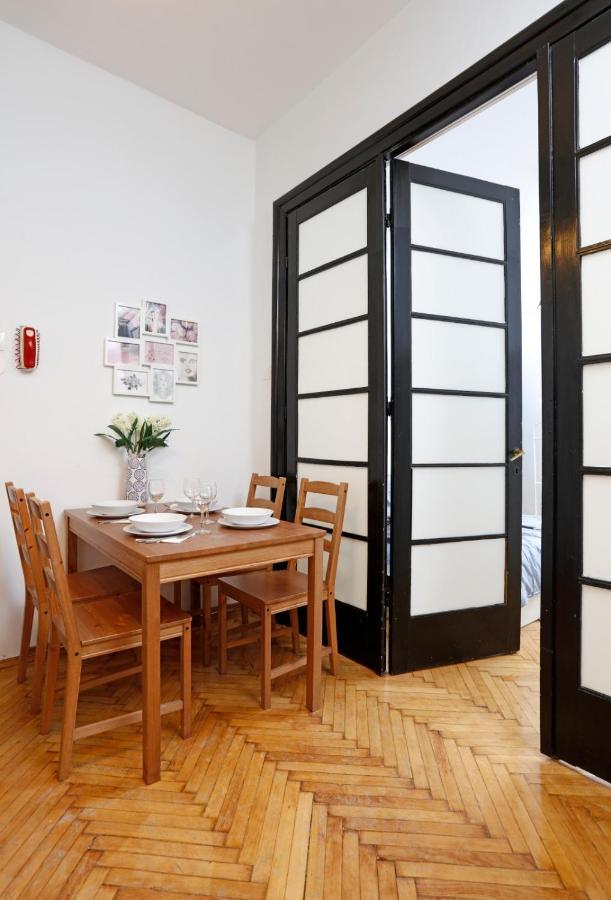 Lovely Apartment With 2 Bedrooms Bukurešť Exteriér fotografie